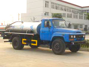 东风140尖头柴油吸污车