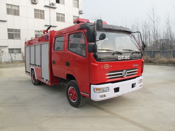 东风多利卡泡沫消防车(4吨)